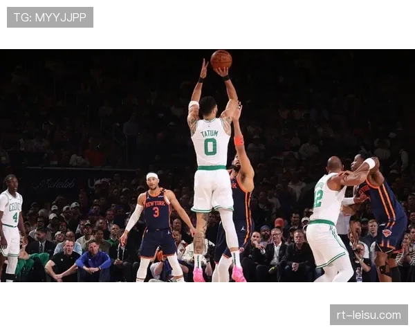 关键回合:塔图姆面对包夹,后仰跳投命中并造成加罚 关键回合:塔图姆面对包夹,后仰跳投命中并造成加罚